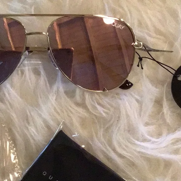 1 left Host Pick! 🌼🌼🌼NEW! gold Quay high key aviators - Picture 4 of 8